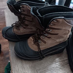 Mens Size 10, Ranger Brown and Black Winter Boots